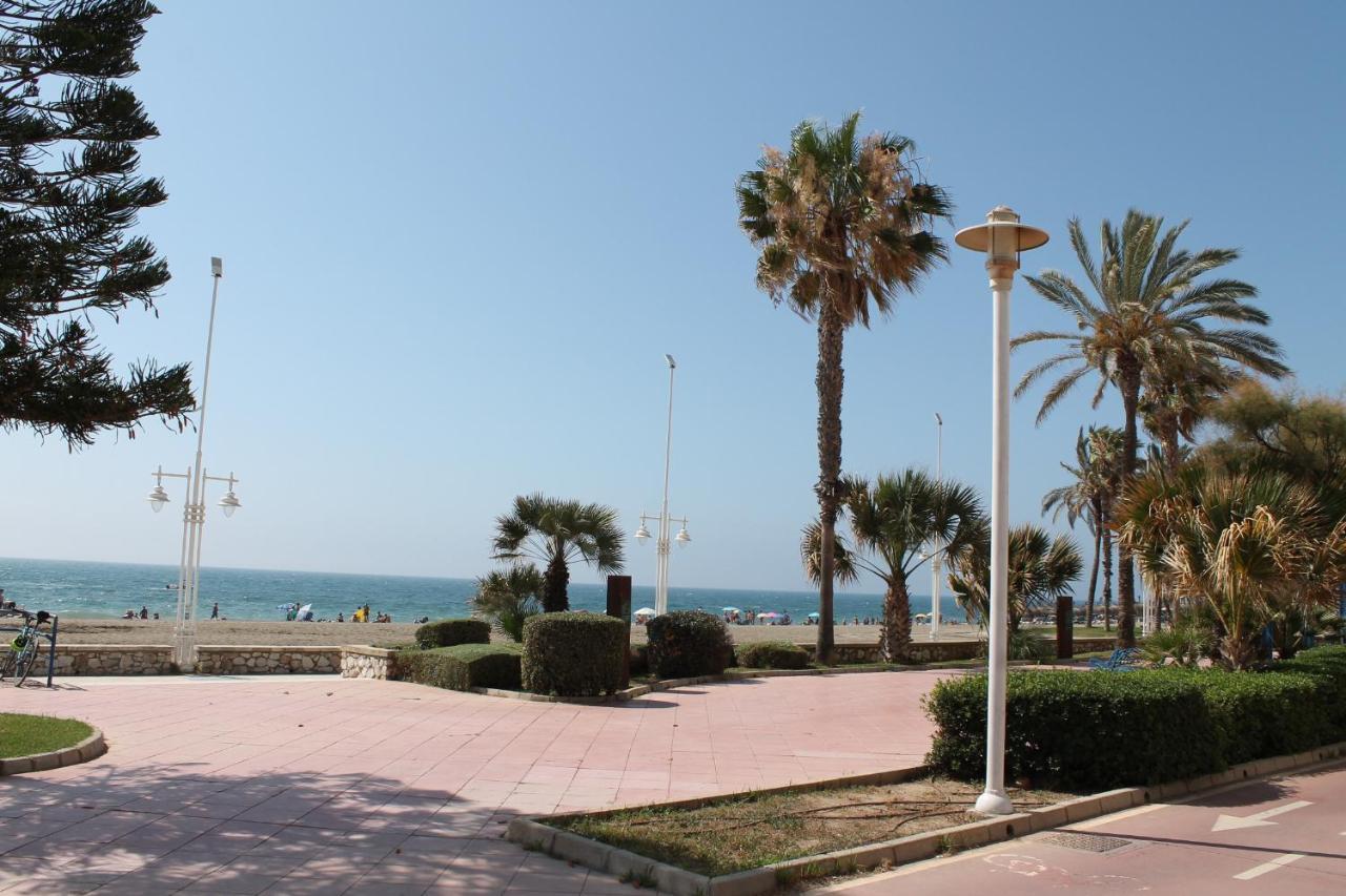 Junto Al Mar *